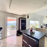 Luxury With Stunning Panoramic Views *