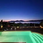 Luxury With Stunning Panoramic Views *