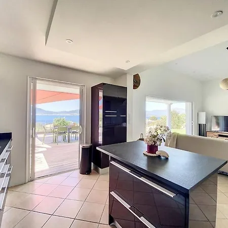 Luxury With Stunning Panoramic Views *