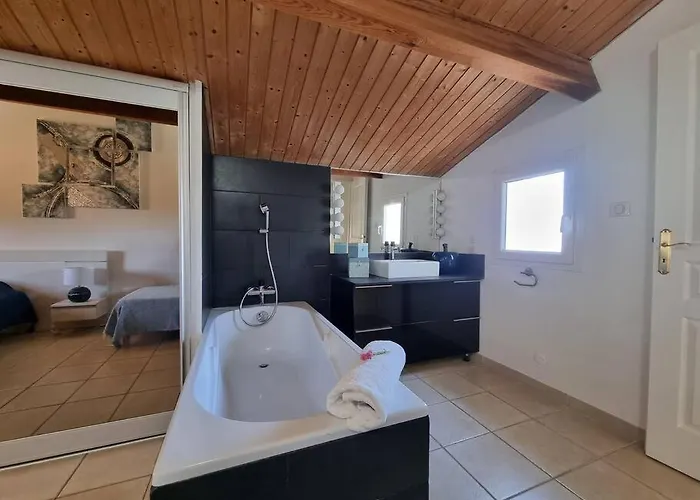 Luxury With Stunning Panoramic Views