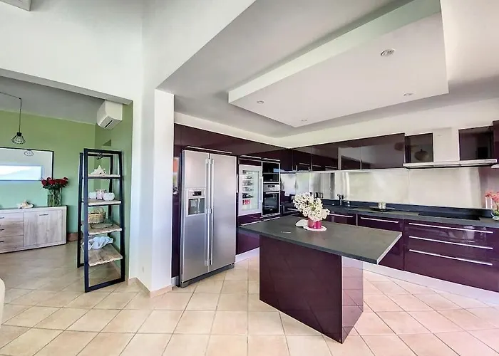 Luxury With Stunning Panoramic Views