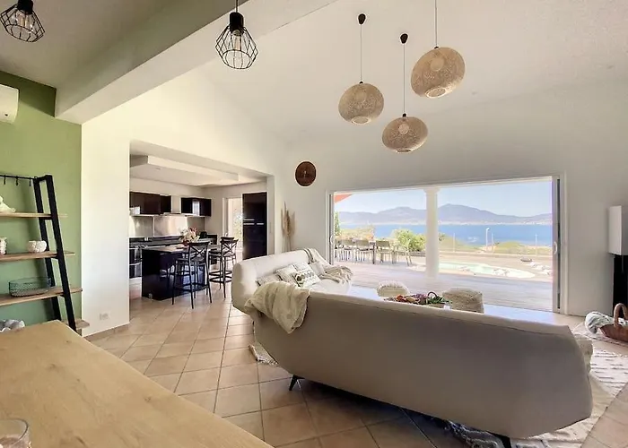 Luxury With Stunning Panoramic Views