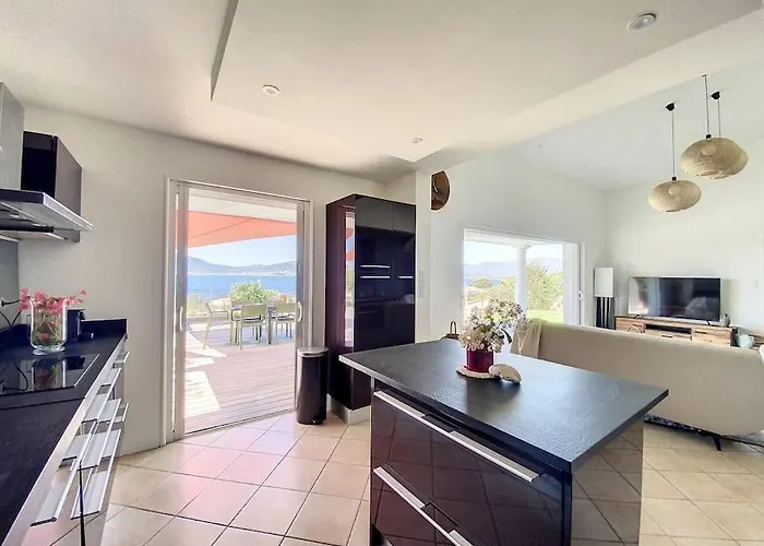 Luxury With Stunning Panoramic Views *